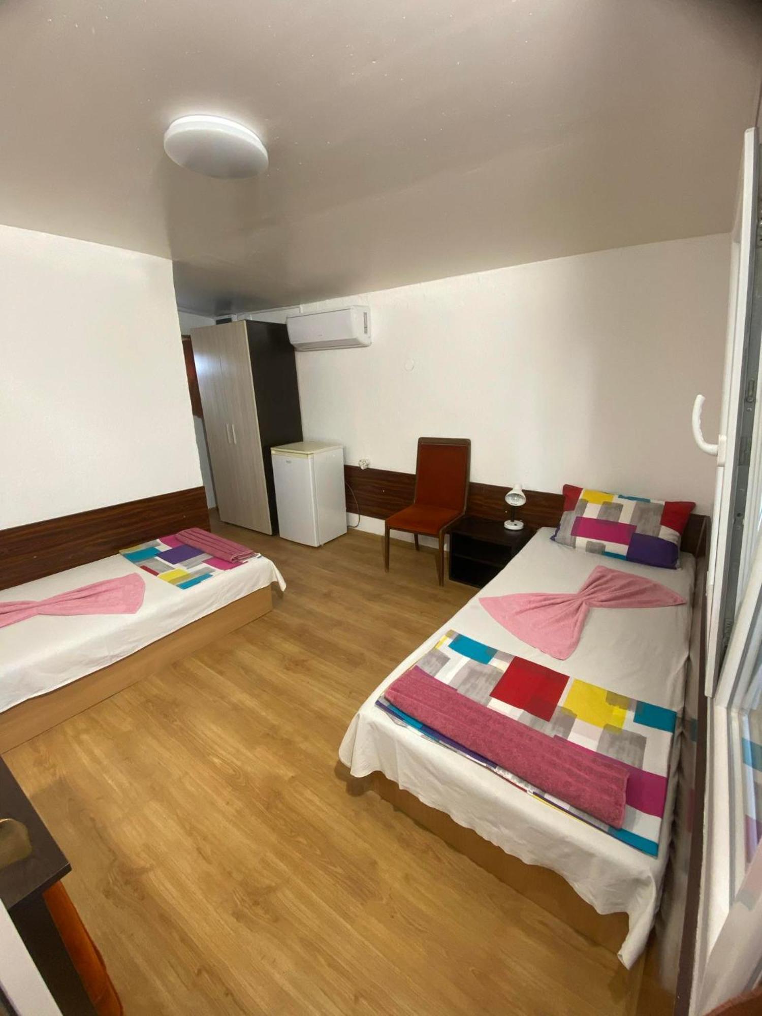 Family Hotel Julian Kranevo Exterior photo